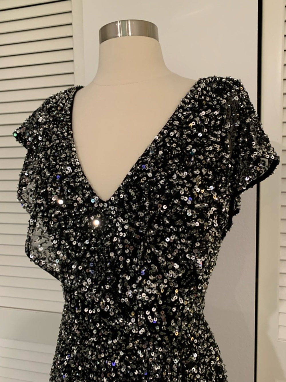 PARKER Black & Silver hombre Sequin V-Neck Evening Dress Sz 8